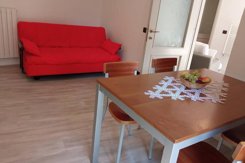 Entire Flat, Independent Entrance, 20 Mins To Bgy - Bergamo Milan Airport Apartman Nembro Kültér fotó