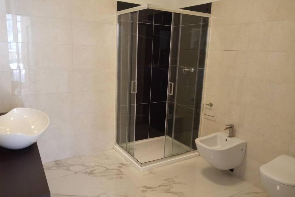 Entire Flat, Independent Entrance, 20 Mins To Bgy - Bergamo Milan Airport Apartman Nembro Kültér fotó