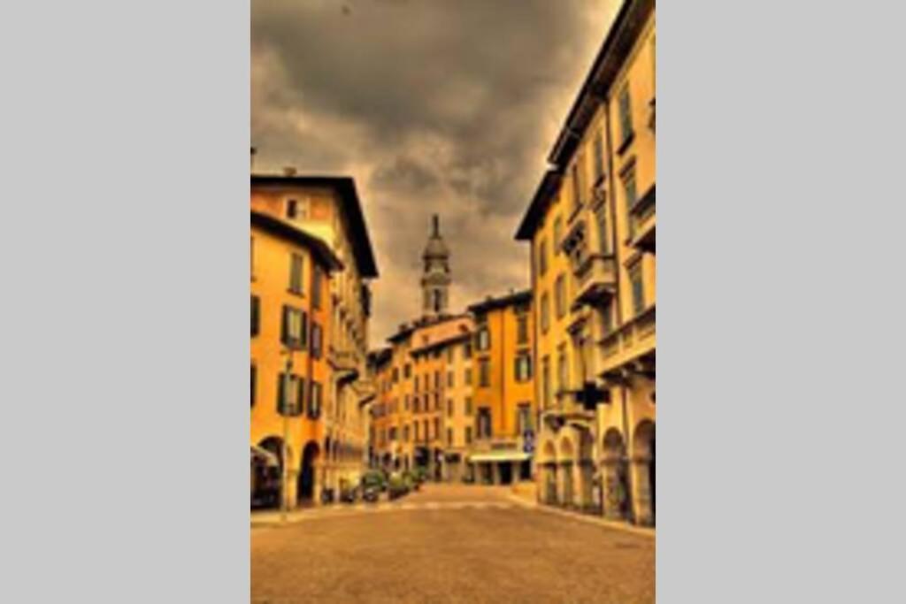 Entire Flat, Independent Entrance, 20 Mins To Bgy - Bergamo Milan Airport Apartman Nembro Kültér fotó