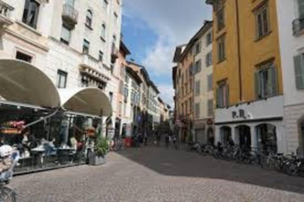 Entire Flat, Independent Entrance, 20 Mins To Bgy - Bergamo Milan Airport Apartman Nembro Kültér fotó