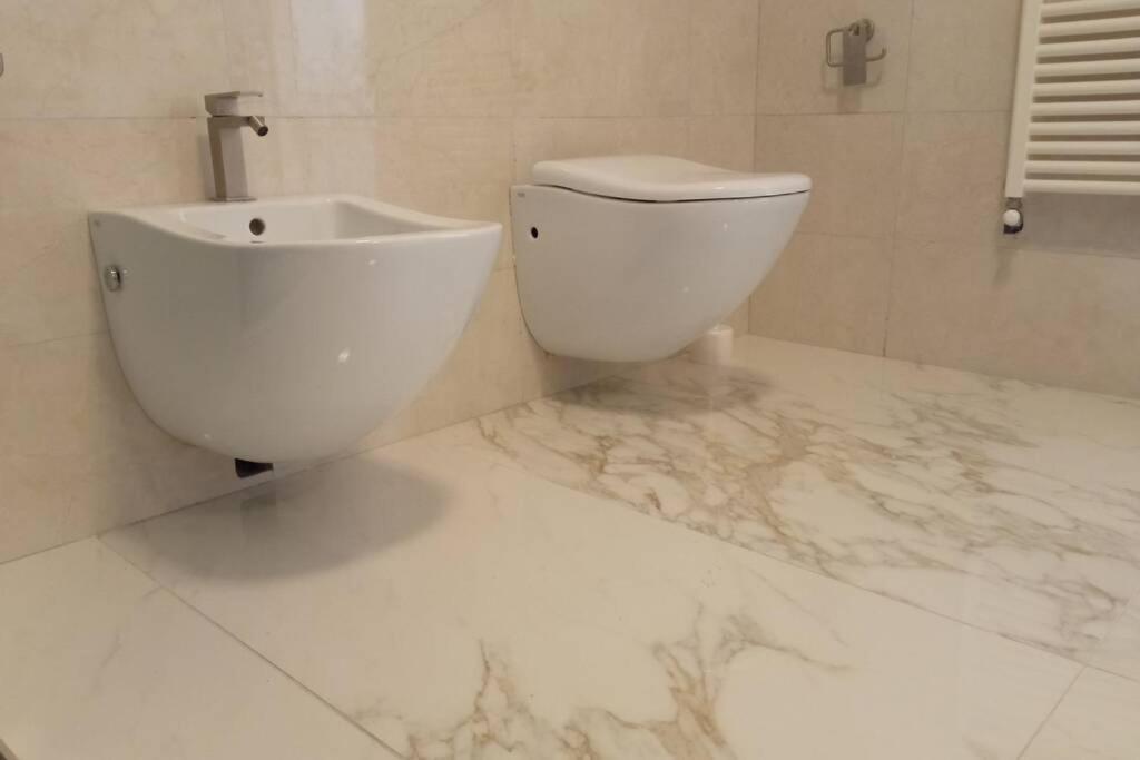 Entire Flat, Independent Entrance, 20 Mins To Bgy - Bergamo Milan Airport Apartman Nembro Kültér fotó